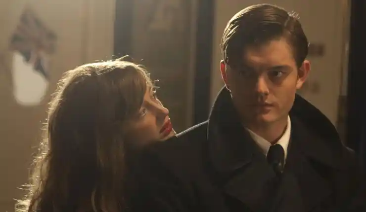 A woman console's a man in Brighton Rock remake