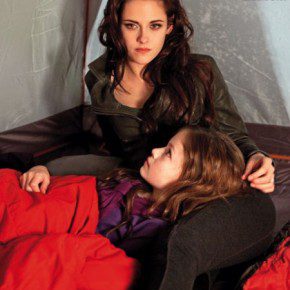 kristen-stewart-renesmee-twilight-breaking-dawn-part-2-image-450x600