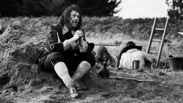 a_field_in_england-praying