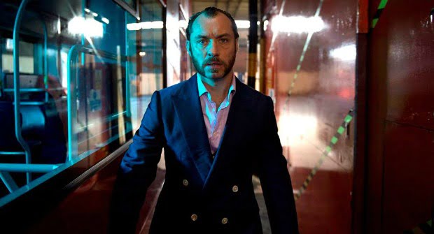 don-hemingway-Jude-Law