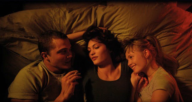 love 3 in a bed