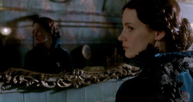 Crimson-Peak Chastain