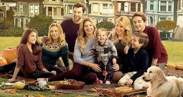 Tanner - Fuller Family pose in Fuller House Season 2