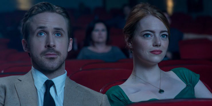 Sebastian (Ryan Gosling) and Mia (Emma Stone) in LA LA LAND.
