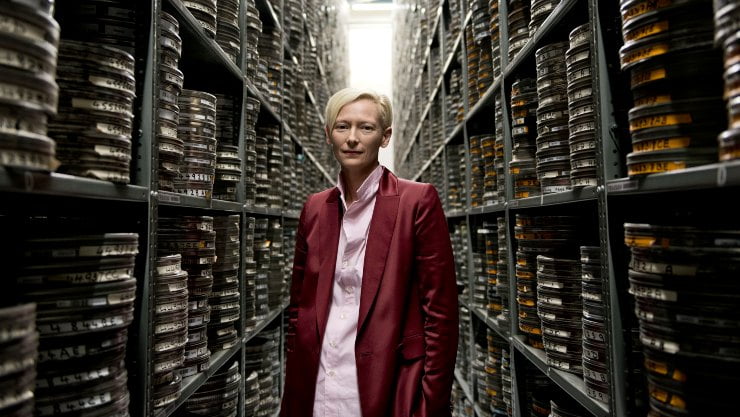 Tilda Swinton (rich Hardcastle)
