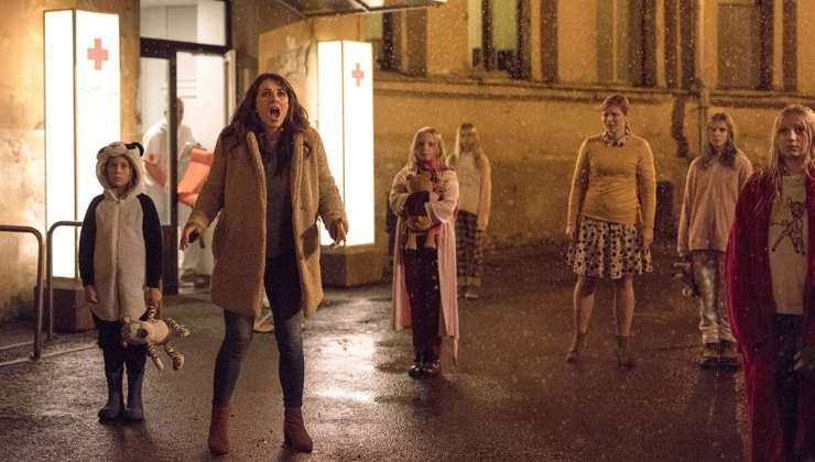 Liz Hurley stars in Piper world premiere at Pigeon Shrine FrightFest