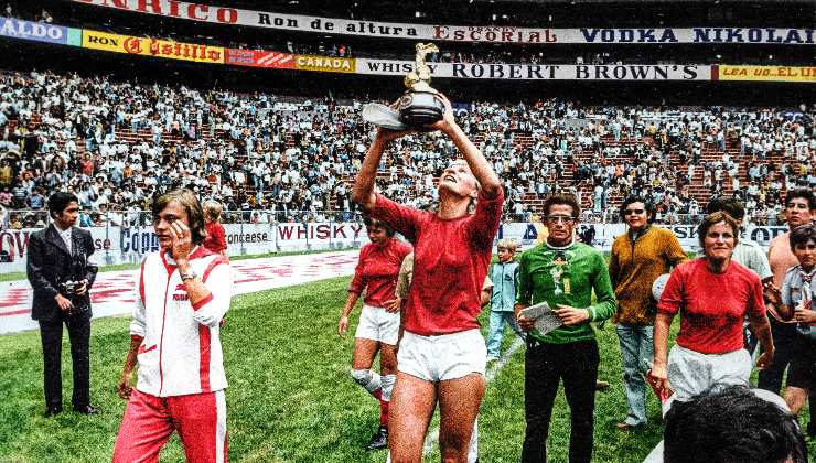 Copa '71 watch UK Trailer