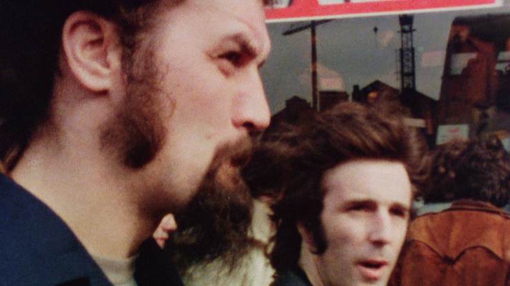 Billy Connolly: Big Banana Feet coming back to UK Cinemas The Big Yin oot on the streets of Glasgow