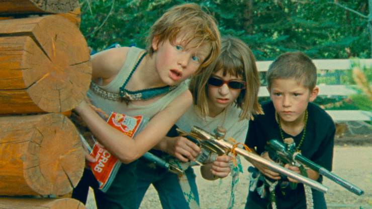 3 kids having fun in Riddle Of Fire