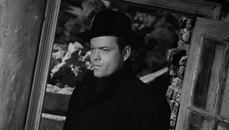 Orson Welles dressed in black