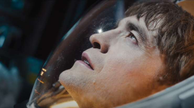 Robert Pattinson is Mickey 17