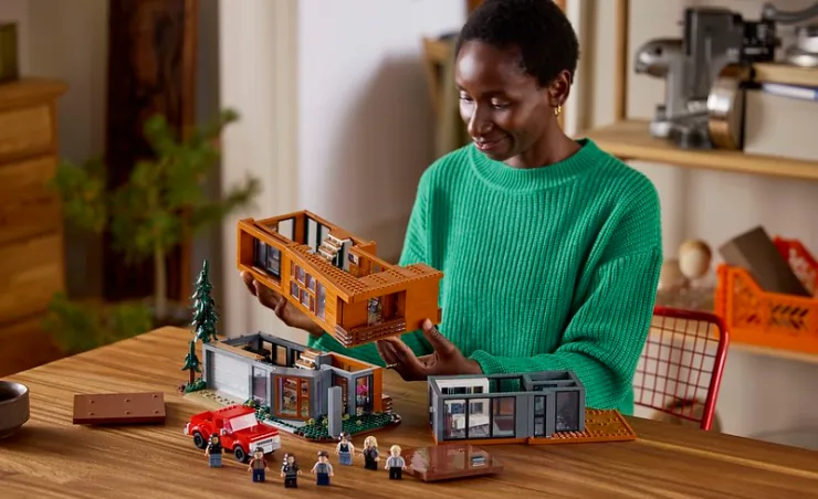 A woman building The Cullen House Box set