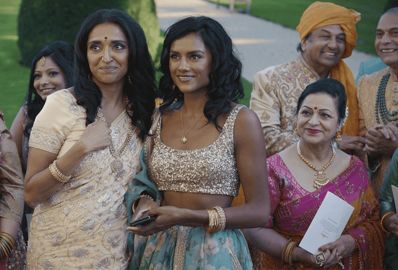 A romantic comedy with a family in Picture This