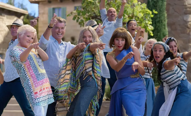 The cast of Mamma Mia 2 having fun and "singing"