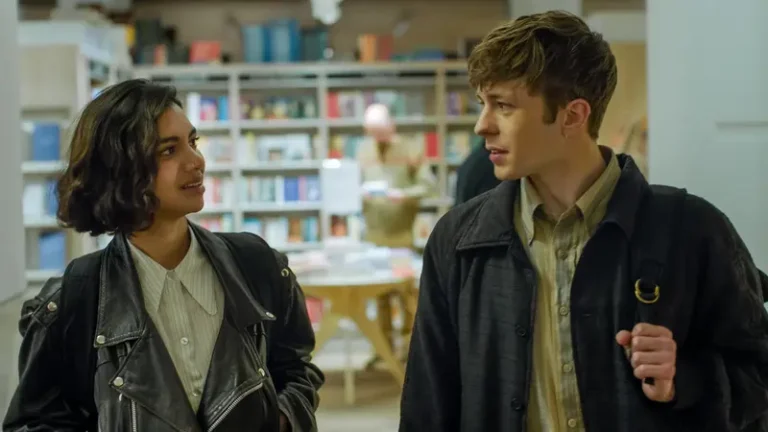 Two friends talking about relationships in Sebastian