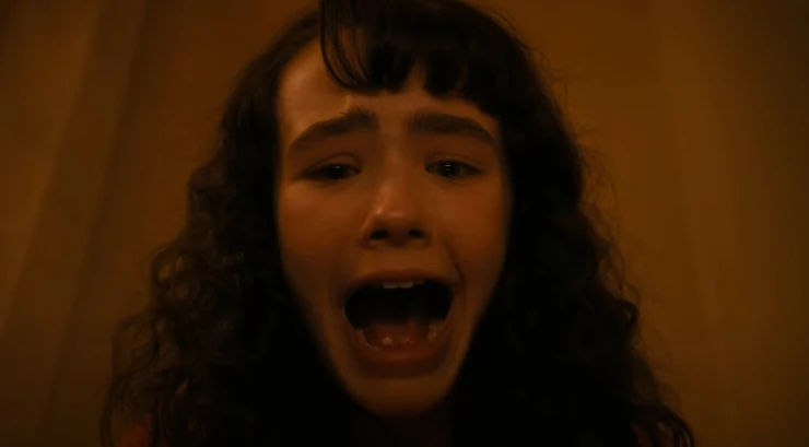 Young girl screams in IT: Welcome To Derry season 1