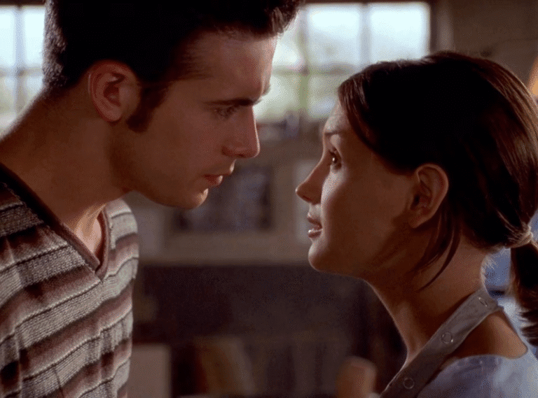 Rachael leigh Cook and Freddie Prinze Jnr will reteam for A Christmas Affair