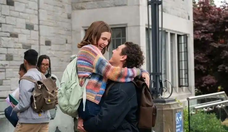 A man embraces his girfriend in Off Campus now on Prime video