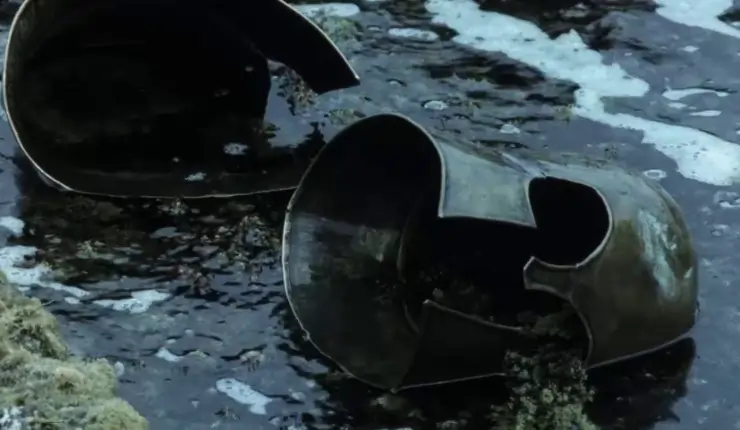 Helmets in water im Nostos The Return