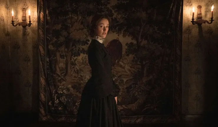 Maika Monroe in Victorian Psycho
