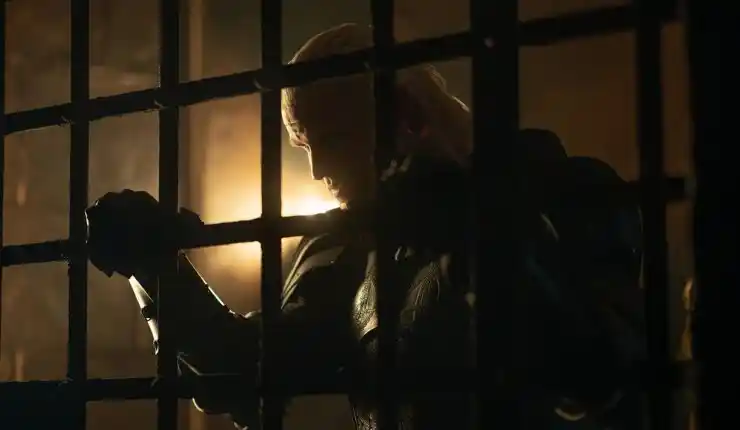 Prince Daemon Targaryen talking to someone in The House of the dragon season 3