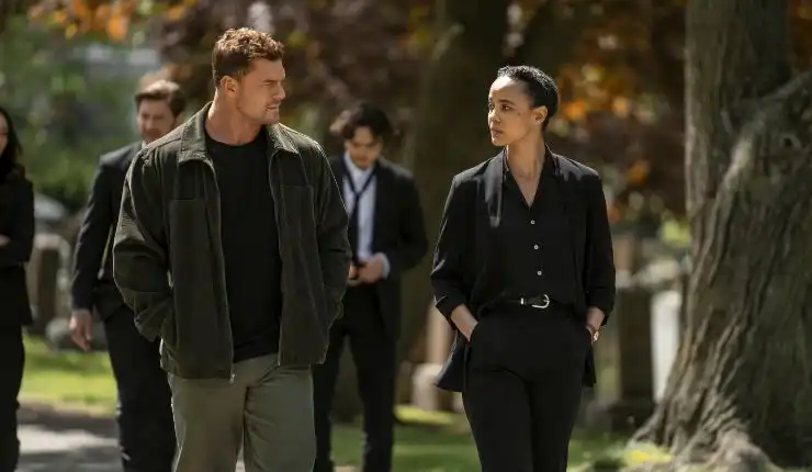 Jack Reacher walks with Neagley in the park