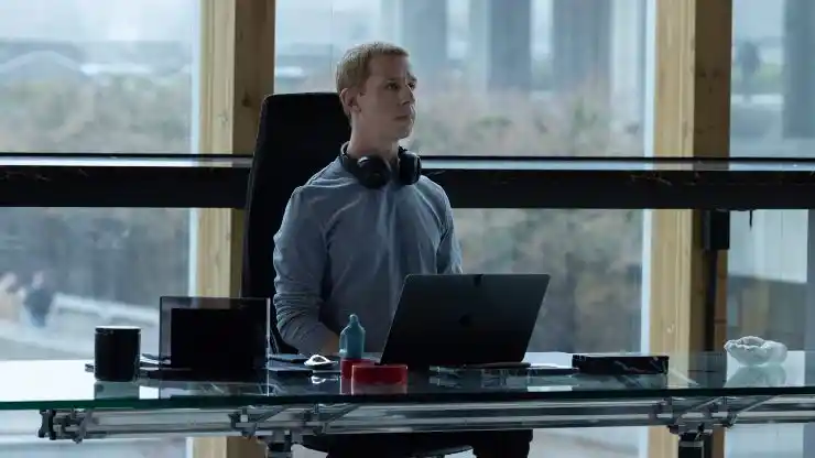 Jeremy Strong as Mark Zuckerberg in The Social Reckoning