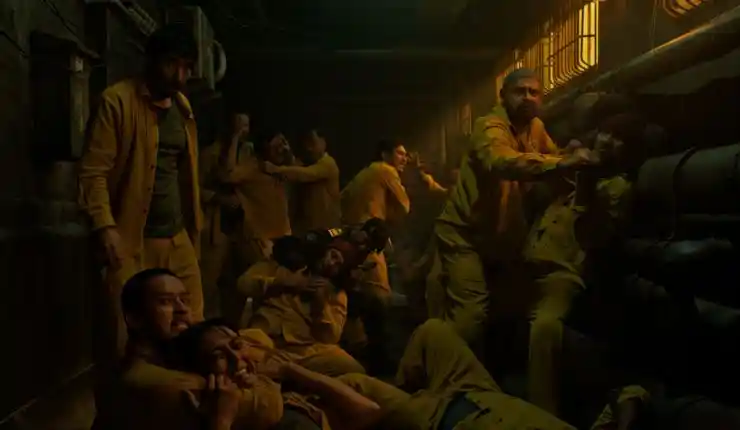Prisoners congregate together in Ghost In The Cell